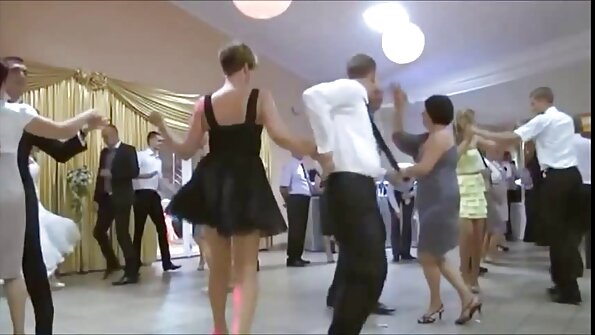 மை வைத்த கூகர் தன் காதலனை மகிழ்விக்க எதை வேண்டுமானாலும் செய்வார்