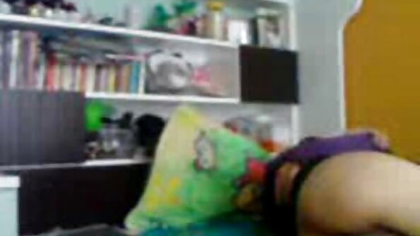 திறமையான காக்ஸக்கிங் ஹாட்டி ஸ்கைன் டயமண்டிற்கான குழப்பமான முகம்