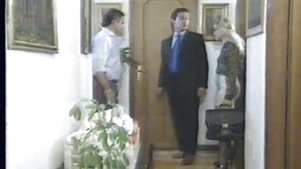 முற்றிலும் இயற்கையான ஆபாச நட்சத்திரம் விக்டோரியா வோக்ஸ்எக்ஸ் தனது அனுபவத்தைப் பகிர்ந்து கொள்கிறார்