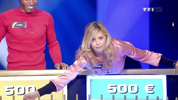 அந்த ஸ்டட் தனது சூடான காதலியை புண்படுத்துவதை நண்பர் பார்க்க வேண்டும்