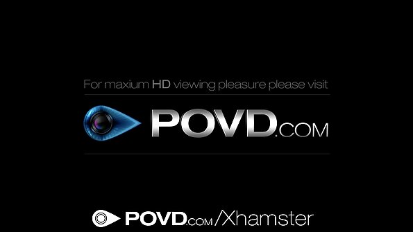 கொம்பு ஜப்பானிய பெண் தோட்டத்தில் சுயஇன்பம் செய்கிறாள்