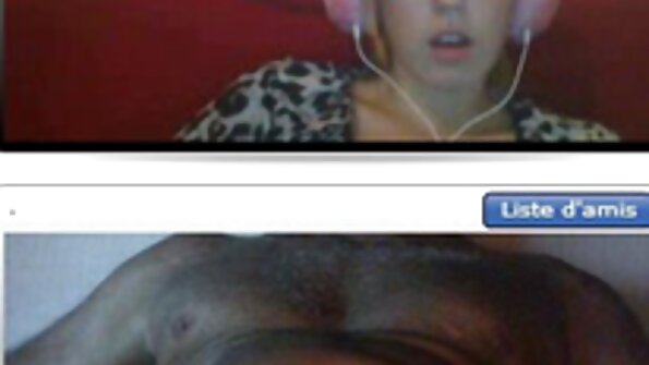 லெஸ்பியன் தோழிகள் ஒரு ஹோட்டல் அறையை பதிவு செய்கிறார்கள், அங்கு காதல் செய்வதை அனுபவிக்கிறார்கள்