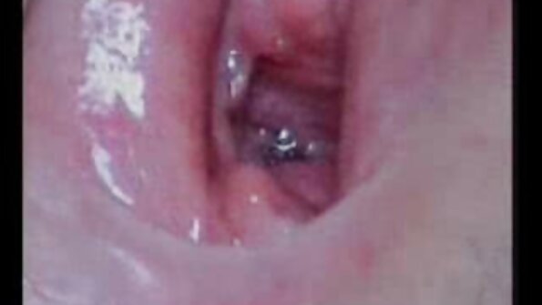 மனிதன் கடினமாகச் செய்து குத வழியில் குழந்தையுடன் முட்டாளாக்குகிறான்