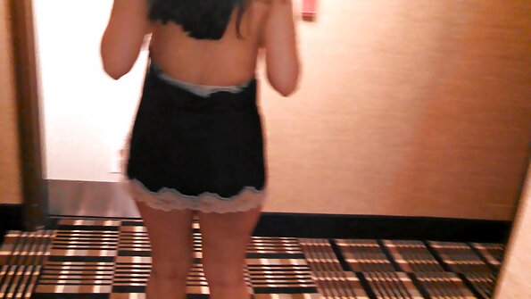 நல்ல கோலினுக்கு அவளுடைய மனிதனுடன் ஒரு அற்புதமான உடலுறவு கொள்வது எப்படி என்று தெரியும்