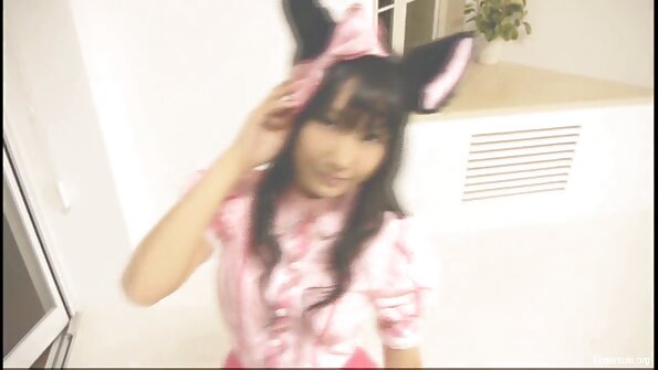 ஹேரி ஸ்லட் தனது கன்ட் நீண்ட இறைச்சி எலும்பால் நிரப்பப்படுவதை விரும்புகிறது