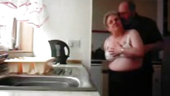 மெல்லிய ஆபாச நடிகையால் மயக்கமடைந்த கர்வி லத்தீனா அழகியல் நிபுணர்