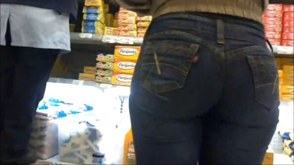 பெரிய ஆண்குறி உள்ள மனிதன் புணர்ச்சியோடு தொடங்கி குதமாக மாறுகிறான்