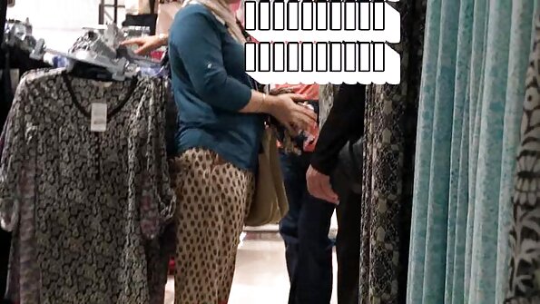 குறும்பு அழகி செவிலியர் அந்த அலுவலகத்தில் சுயஇன்பம் செய்கிறார்