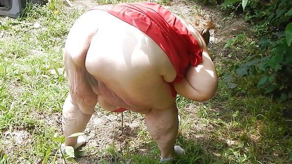 புகழ்பெற்ற ஆபாச நட்சத்திரம் மோனிக் அலெக்சாண்டர் மற்றும் அவரது கருப்பு ஸ்டாலியன்