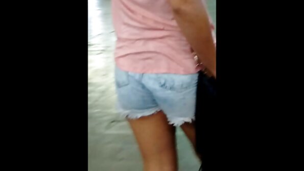 நாய் பாணி காளி ரோஸஸ் மற்றும் சீன் லாலெஸின் விருப்பமான நிலை