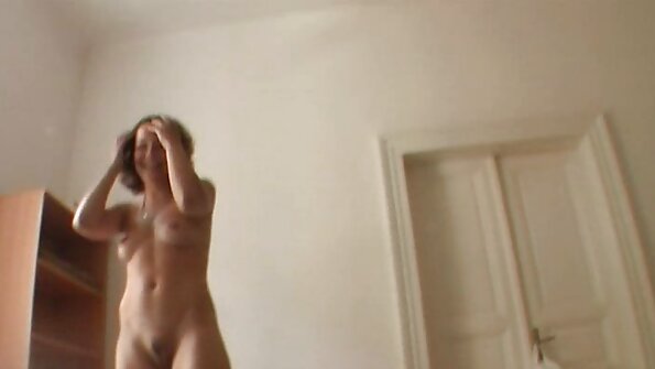 மகத்தான கருப்பு டிக் கையாளும் பொம்மையுடன் அழுக்கு POV நடவடிக்கை