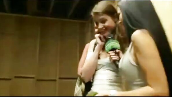 கடினமான தடி அற்புதமான ஊதுகுழல் மற்றும் குத துளையிடலுக்கு தகுதியானது