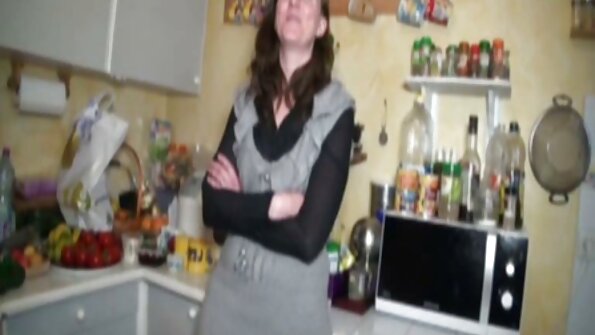 ஜோர்டி எல் நினோ பொல்லா மாற்றாந்தாய் நினா எல்லேவுக்கு கடினமாக சென்று அவளை புணர்கிறார்